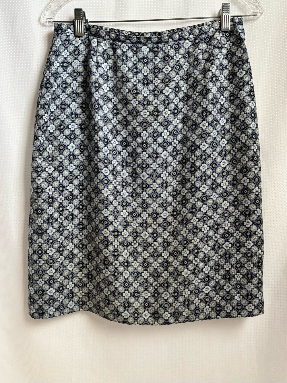 Vintage Ann Taylor 100% Silk Geometric Medallion Skirt Size 8 Blue/Grey
